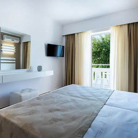 Gaia In Style - Adults Only