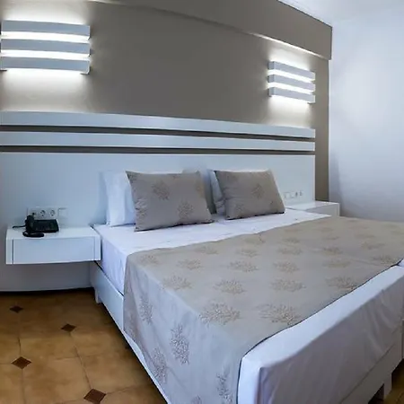 Gaia In Style - Adults Only